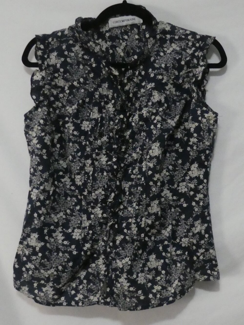 CONTEMPORAINE By Simons Floral Ruffle Trim Sleeveless Blouse - P2P 19" measured